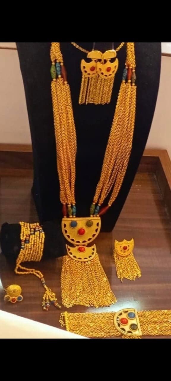 الطقم كامل